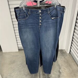 Torrid | 5 Button Bombshell Skinny in Medium Wash | size 24